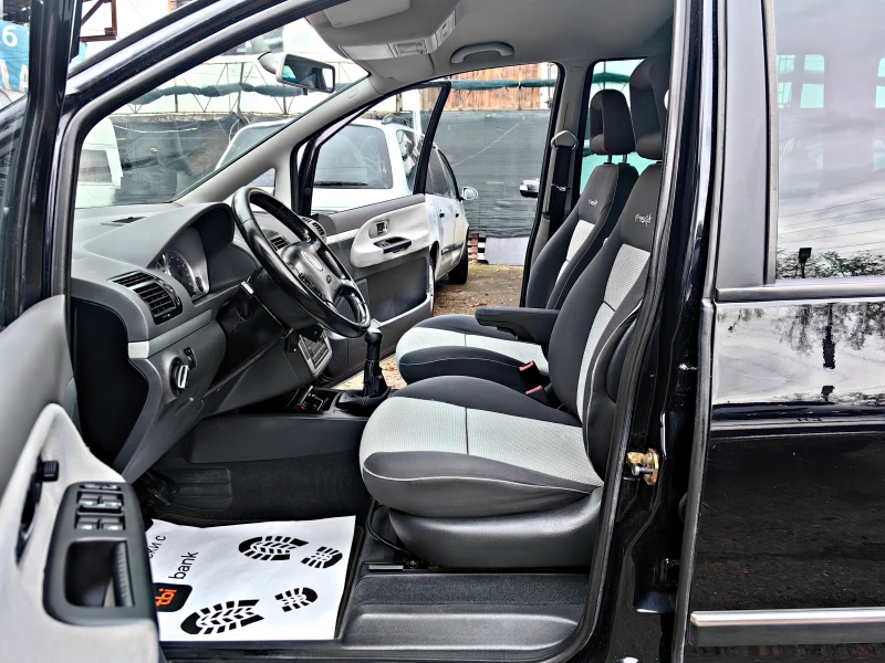 VW Sharan 1.8Т!!ШВЕЙЦАРИЯ!!7 МЕСТЕН!!Freestyle!, снимка 8 - Автомобили и джипове - 52376782