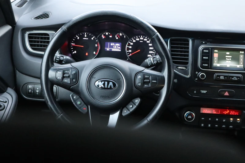 Kia Carens 1.7CRDI* TOP, снимка 12 - Автомобили и джипове - 52545642