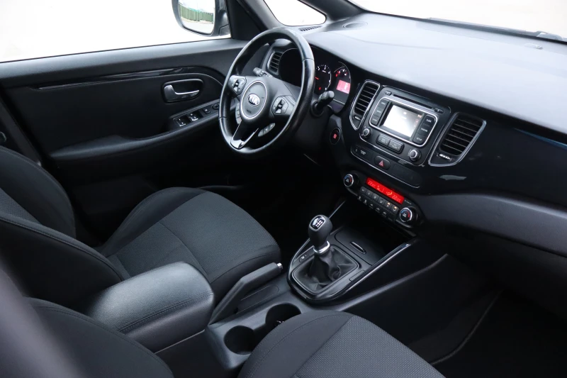 Kia Carens 1.7CRDI* TOP, снимка 15 - Автомобили и джипове - 52545642