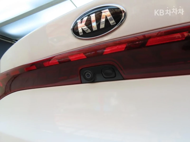 Kia K5 2.0 LPi - ФАБРИЧНО ЛИЗИНГ БЕЗ ПЪРВОНАЧАЛНА ВНОСКА, снимка 15 - Автомобили и джипове - 52670371