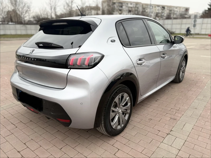 Peugeot 208 Allure, снимка 5 - Автомобили и джипове - 53489647