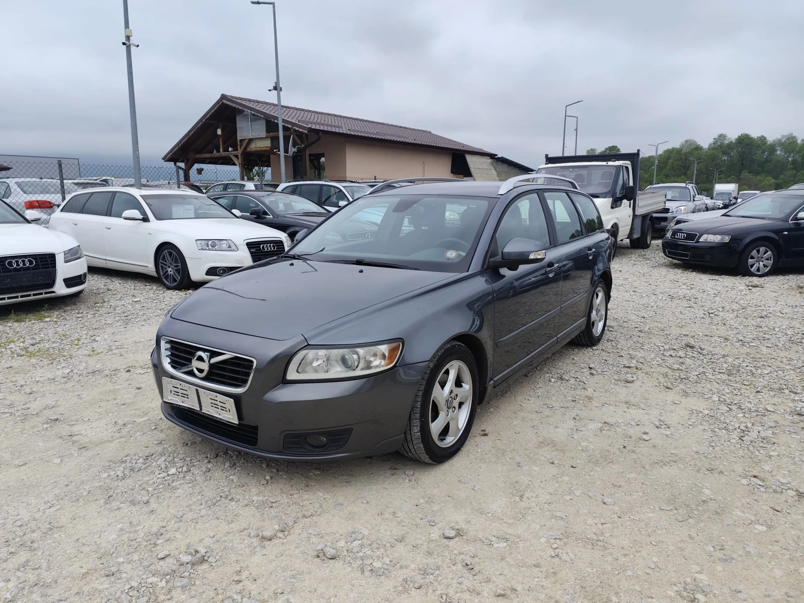 Volvo V50 1.6 HDI !!! Facelift !! ПЕРФЕКТНО !!!EU5A* , снимка 1