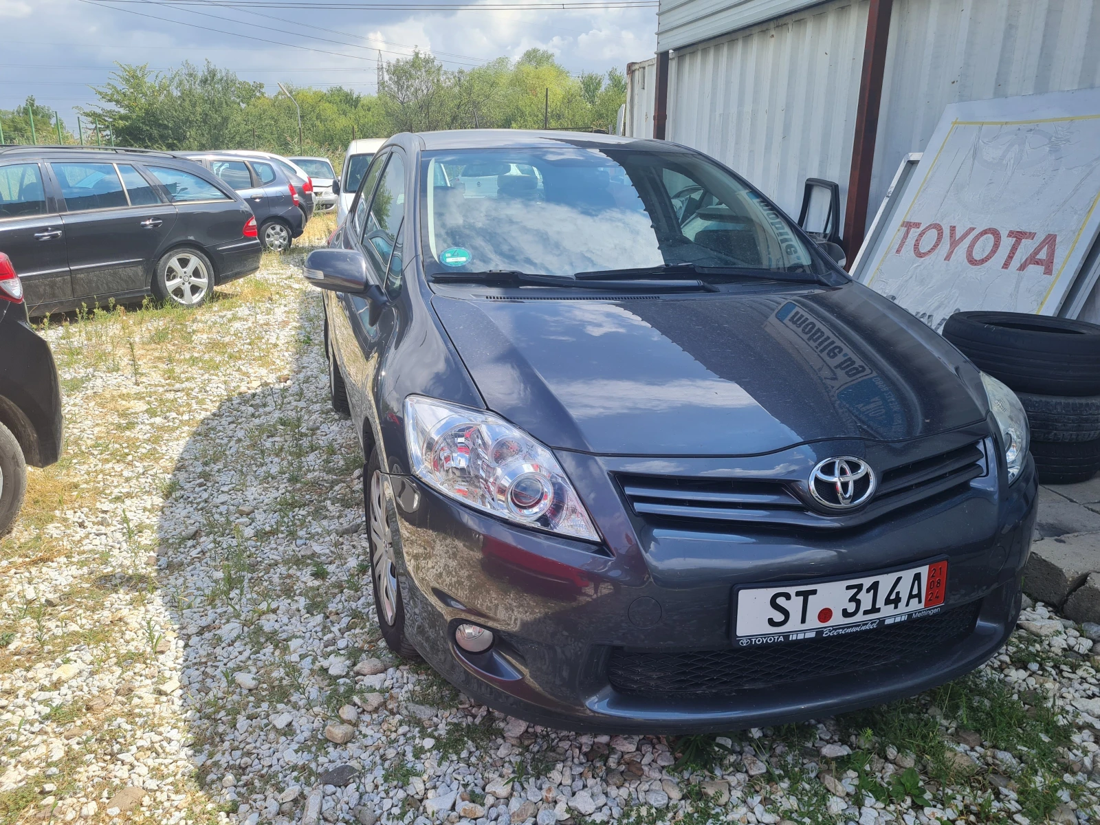 Toyota Auris 1.33 VVTI - изображение 2