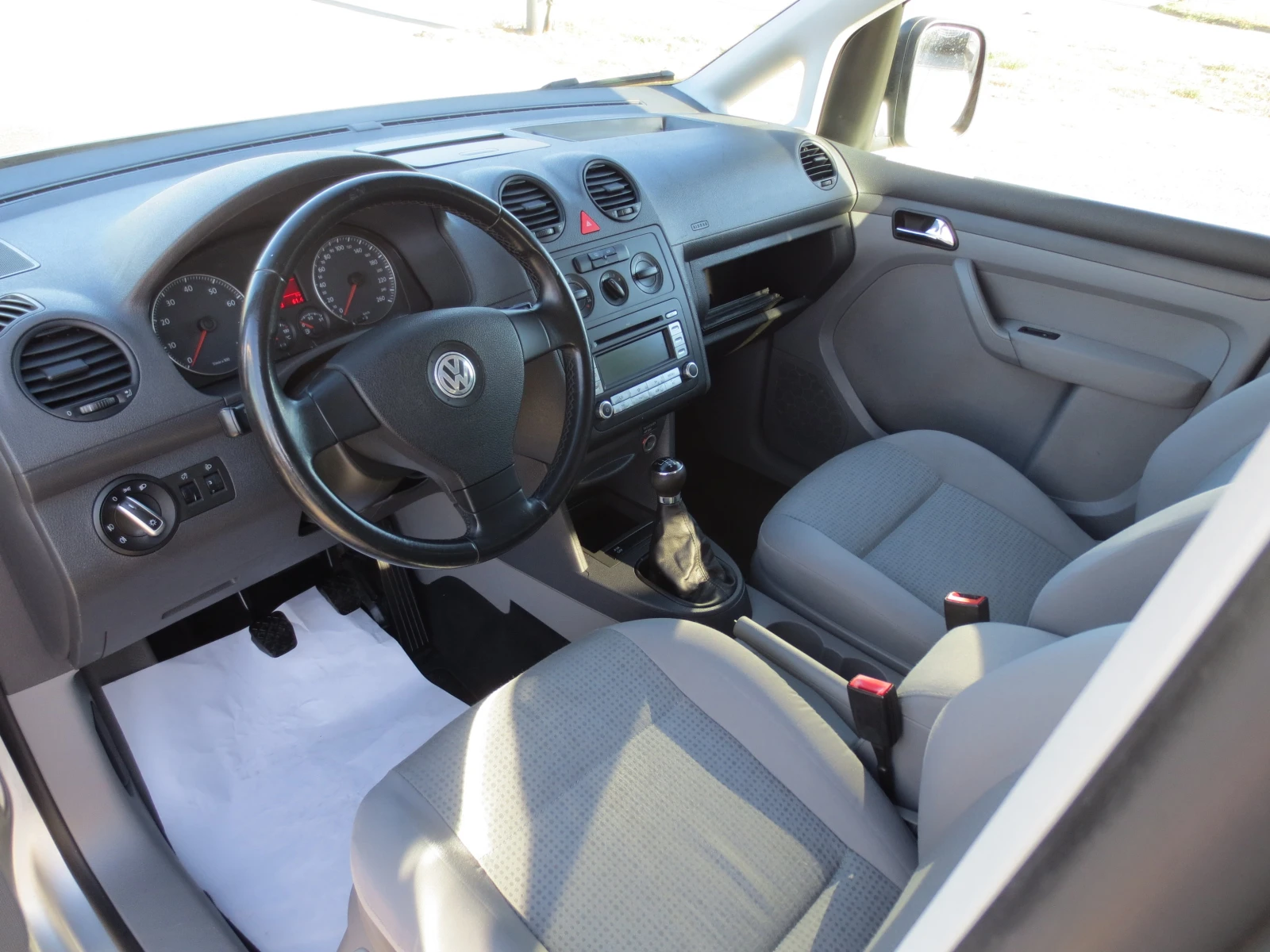 VW Caddy 1.4 i - изображение 9