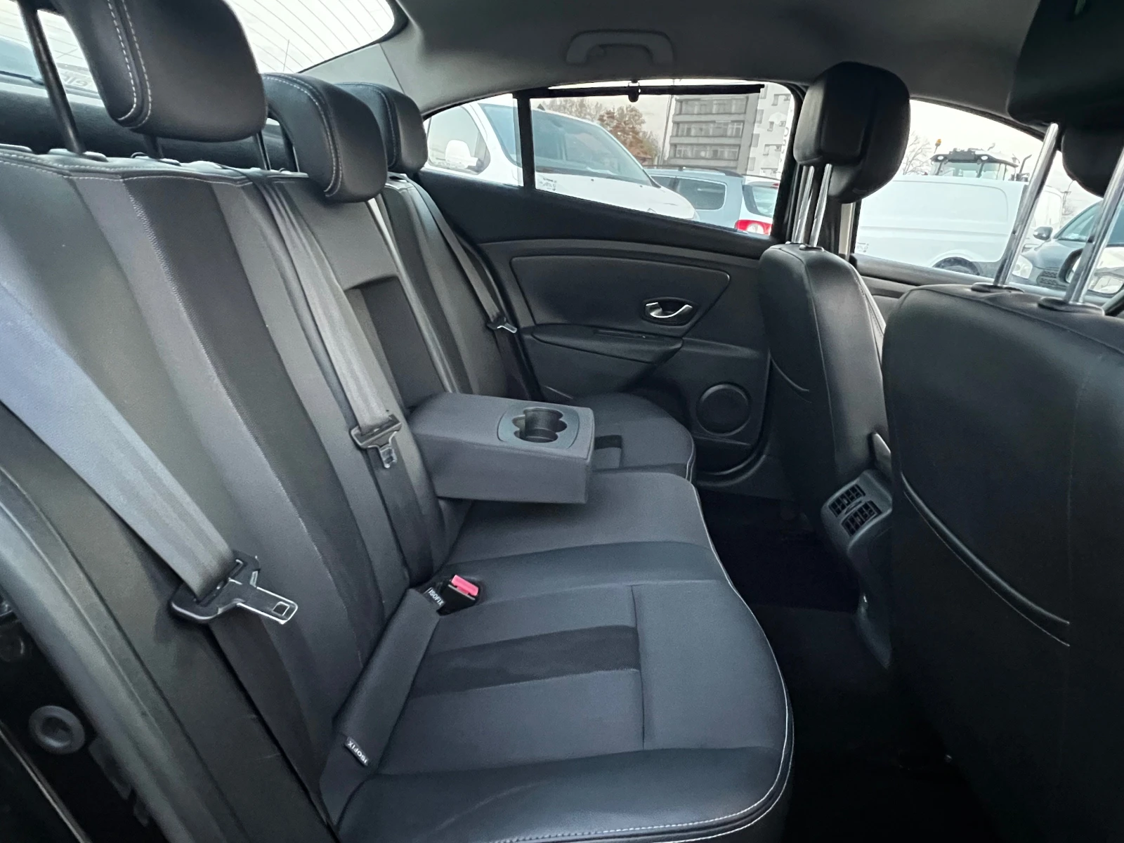 Renault Fluence 1.5dci  | Mobile.bg — изображение 14