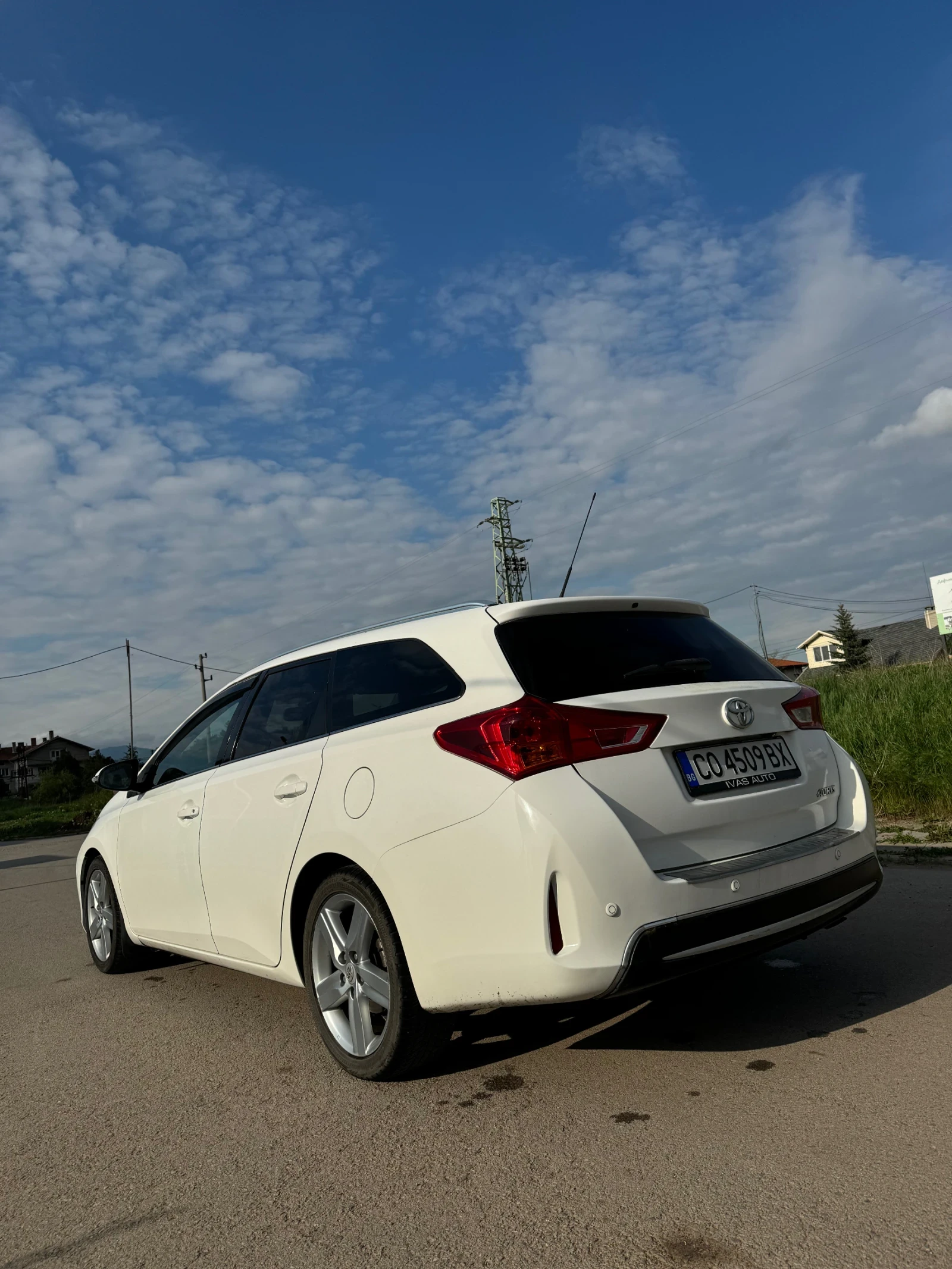 Toyota Auris 2.0D - изображение 4