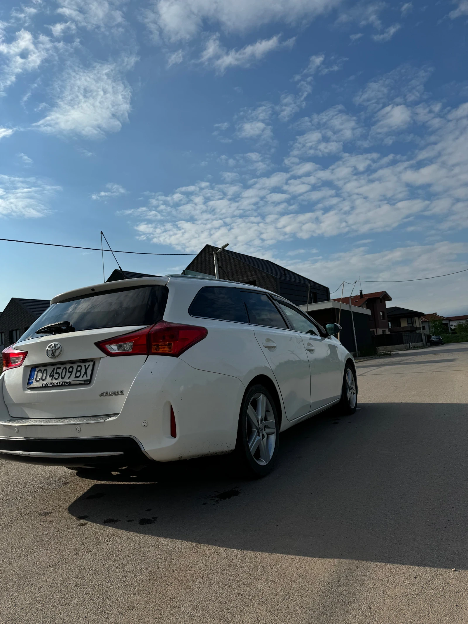 Toyota Auris 2.0D - изображение 6