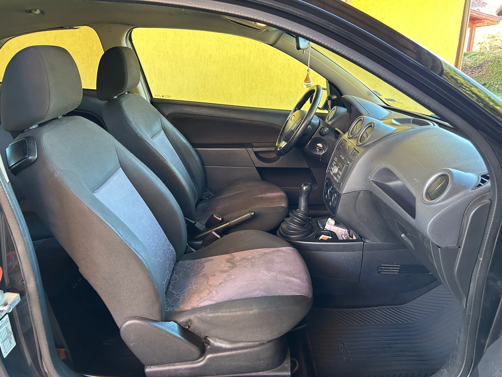Ford Fiesta 1.25i 75 к.с. Facelift, снимка 12 - Автомобили и джипове - 53885562