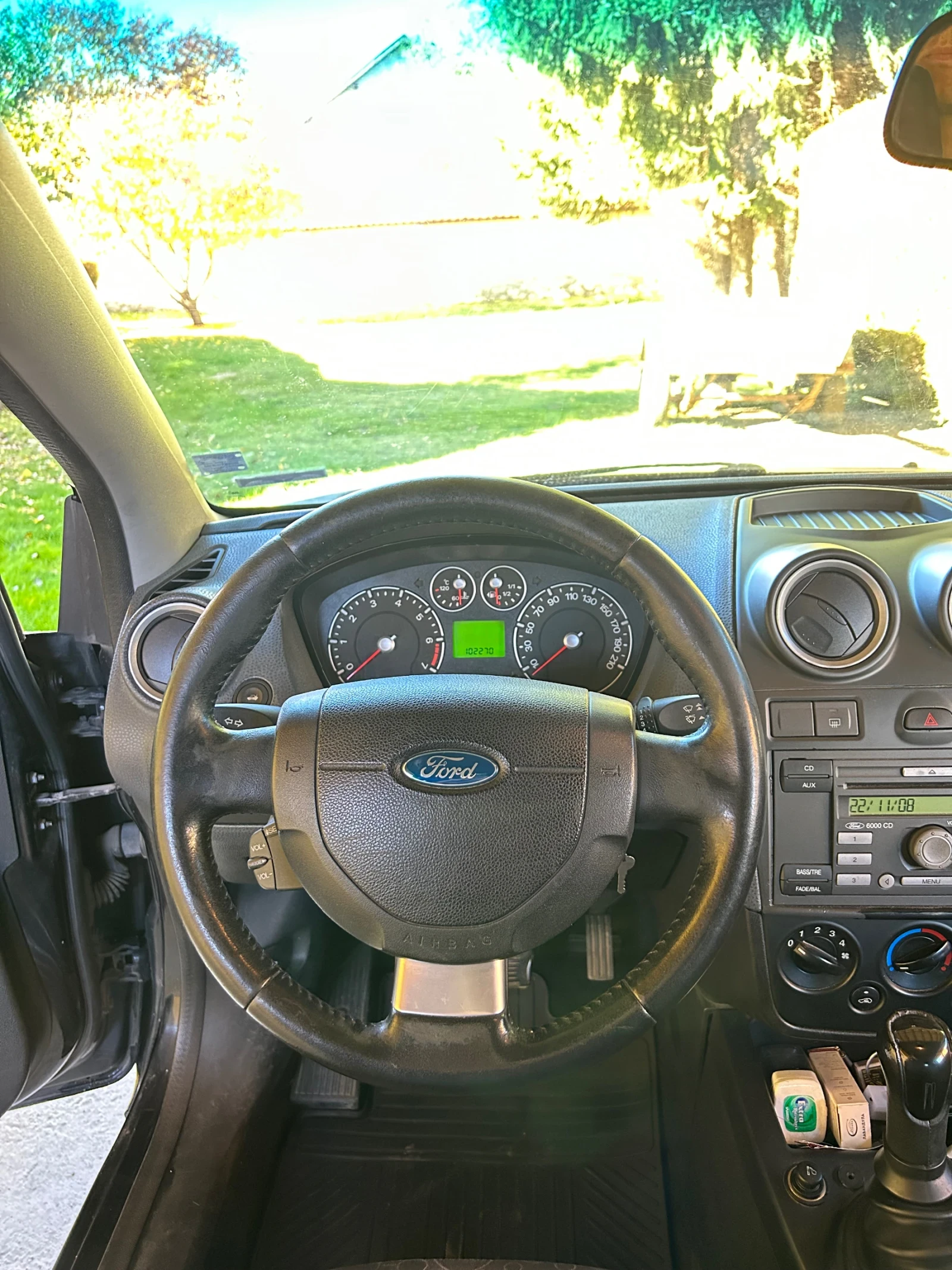 Ford Fiesta 1.25i 75 к.с. Facelift, снимка 11 - Автомобили и джипове - 53885562