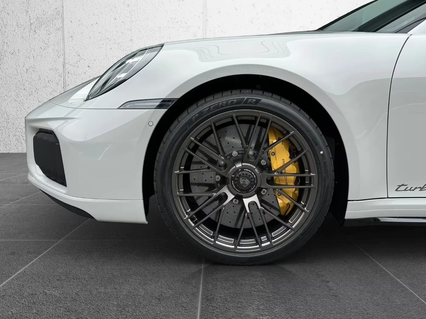 Porsche 911 992.2 TURBO S CABRIO/CARBON/CERMAIC/BURM/LIFT/360/, снимка 3 - Автомобили и джипове - 54004167