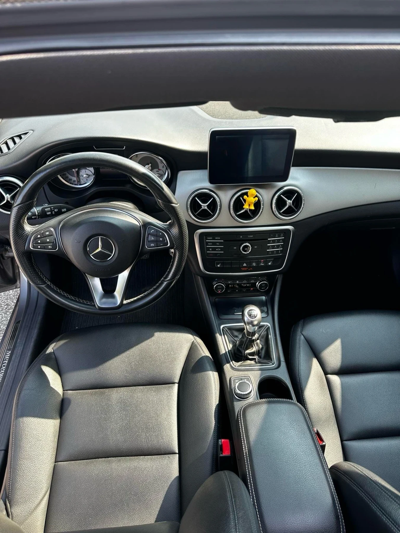 Mercedes-Benz CLA 220, снимка 8 - Автомобили и джипове - 54140947