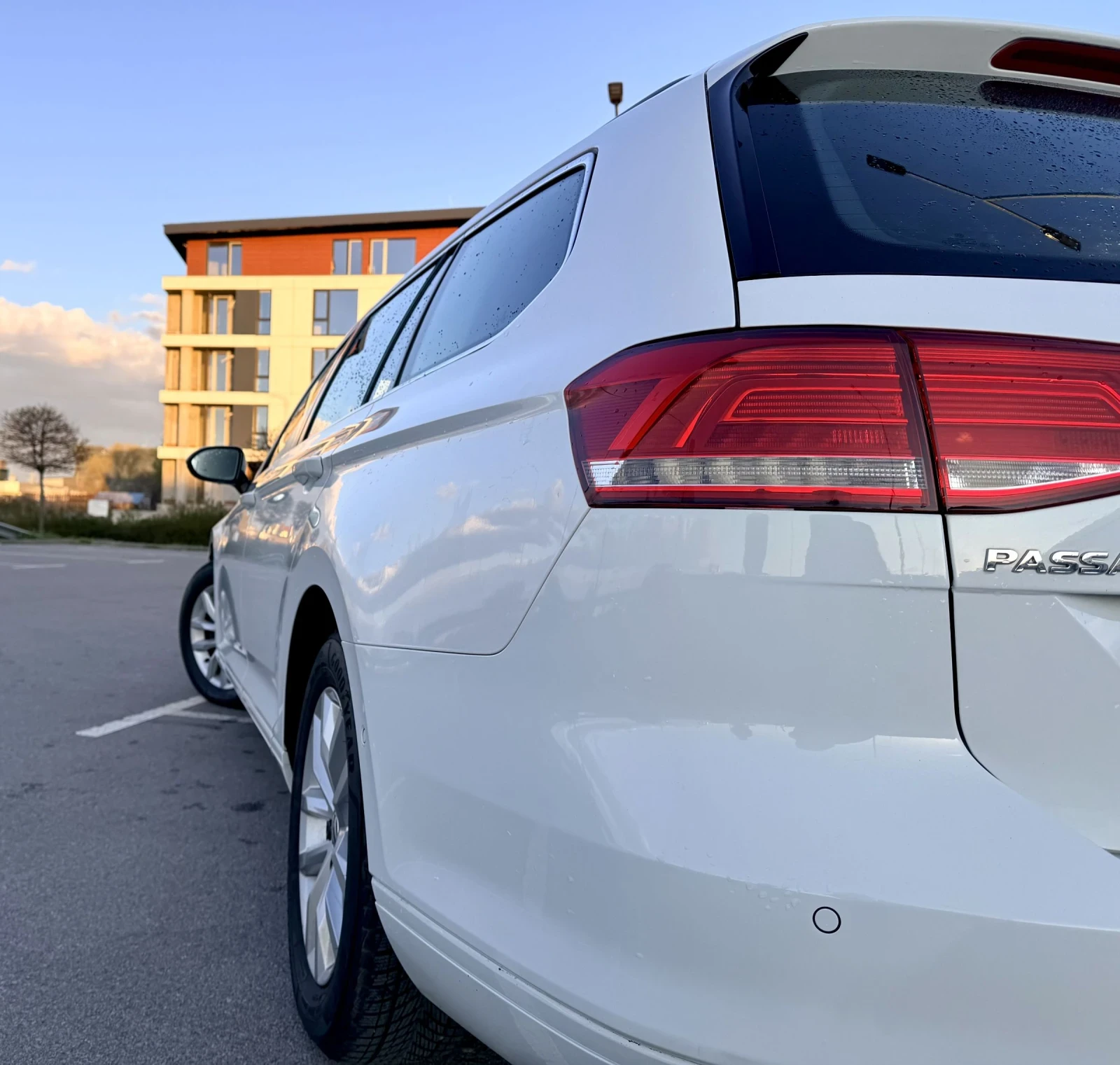 VW Passat  B8 Variant, 4x4, снимка 3 - Автомобили и джипове - 54154236