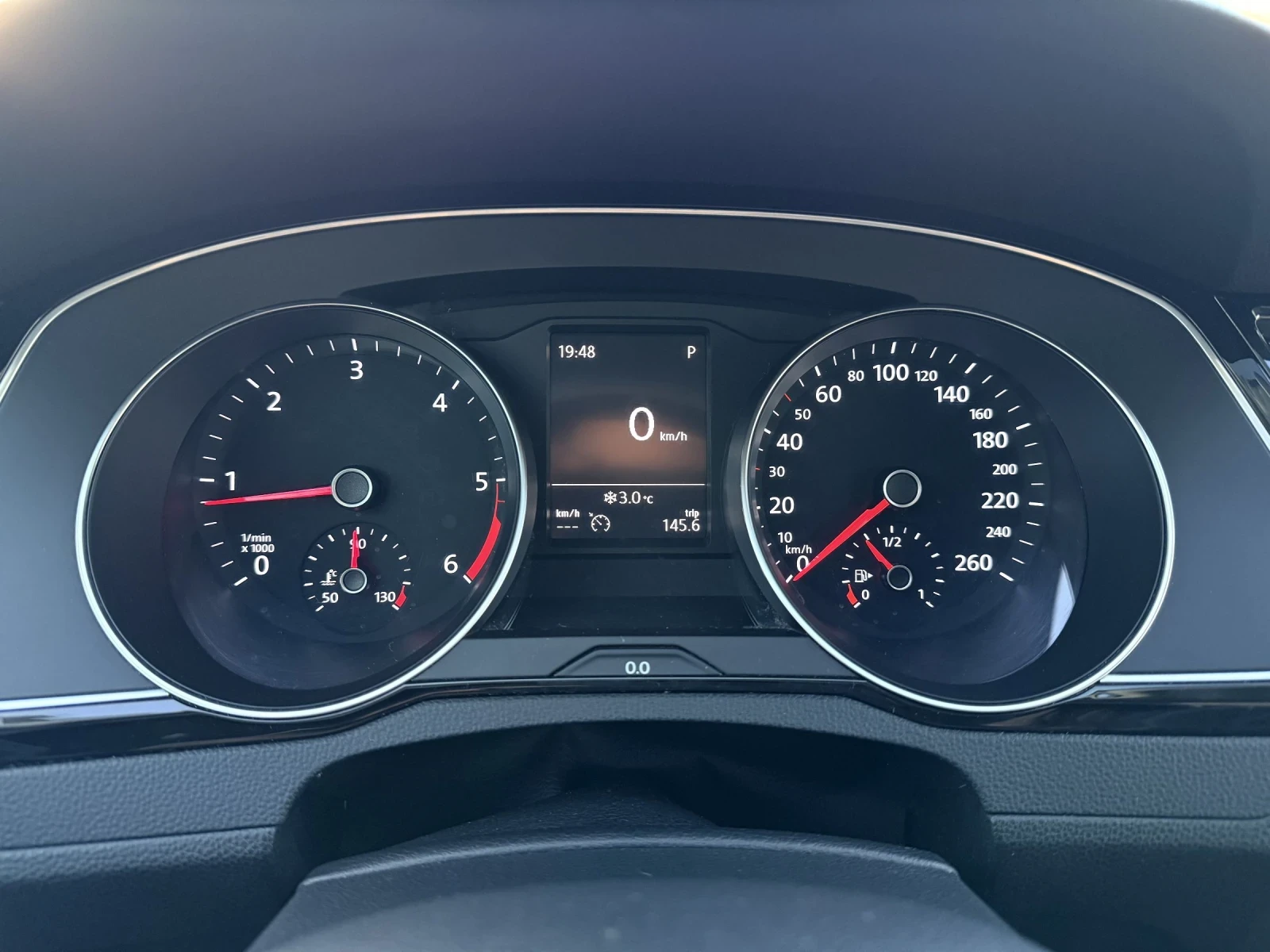 VW Passat  B8 Variant, 4x4, снимка 12 - Автомобили и джипове - 54154236