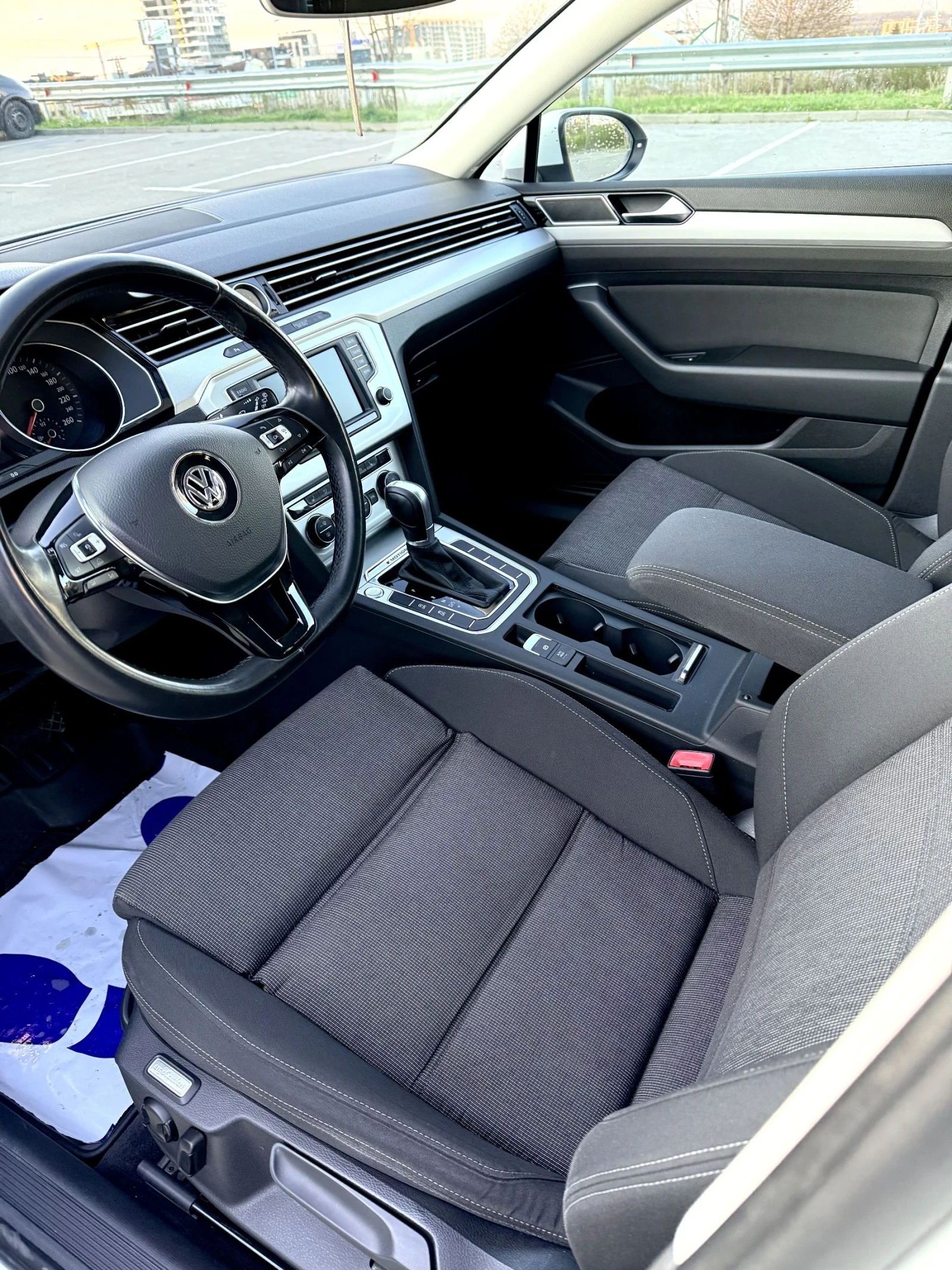 VW Passat  B8 Variant, 4x4, снимка 11 - Автомобили и джипове - 54154236