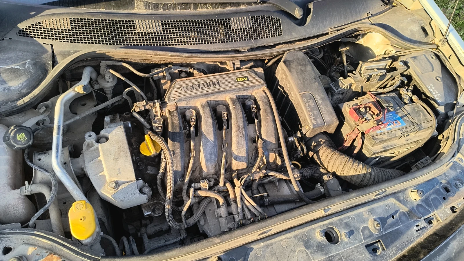 Renault Megane 1, 4 Хечбек , снимка 8 - Автомобили и джипове - 54350349