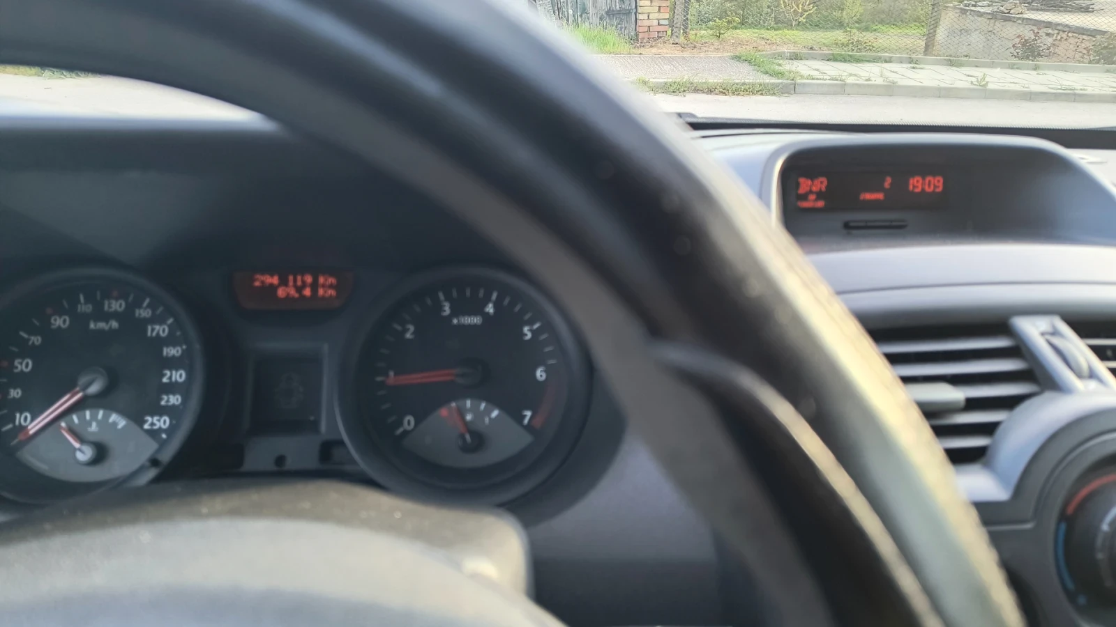 Renault Megane 1, 4 Хечбек , снимка 5 - Автомобили и джипове - 54350349