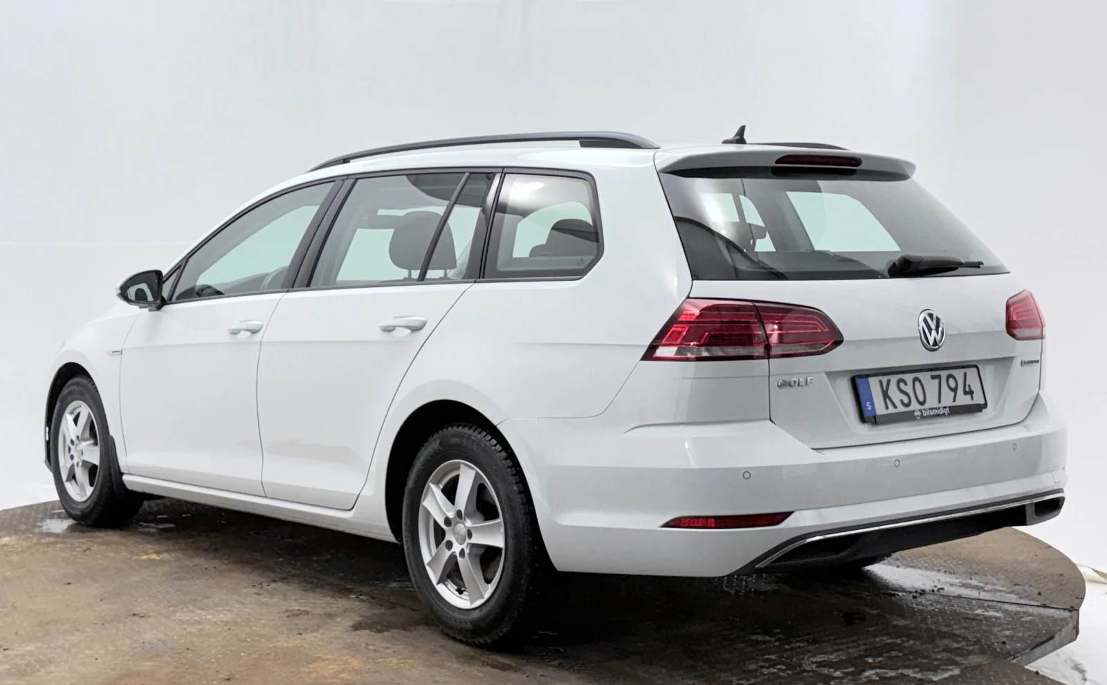 VW Golf 1.5 TGI, снимка 7 - Автомобили и джипове - 54613500