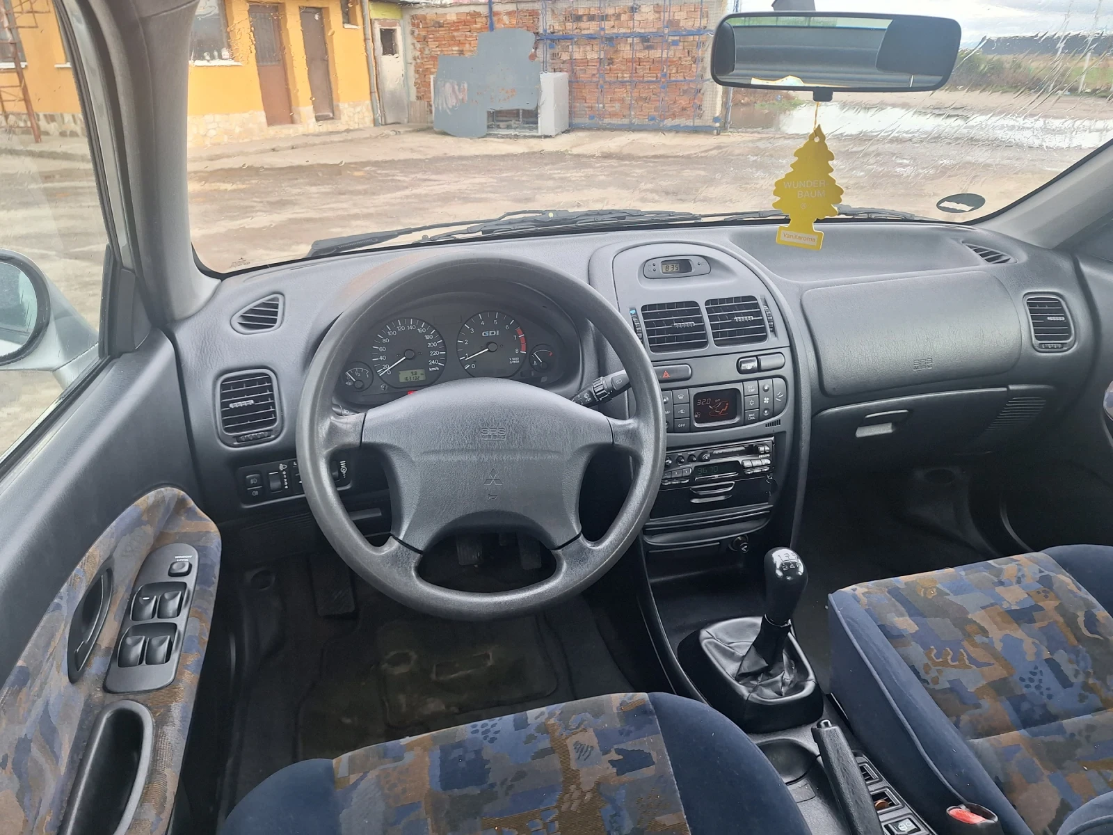Mitsubishi Carisma, снимка 10 - Автомобили и джипове - 54646489