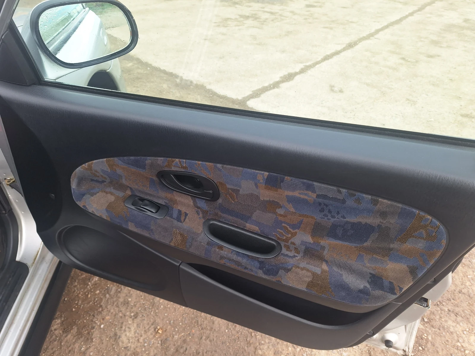 Mitsubishi Carisma, снимка 9 - Автомобили и джипове - 54646489