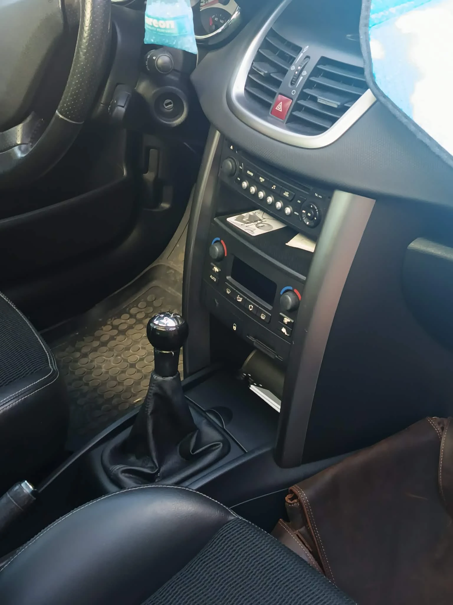 Peugeot 207 1.6HDI Outdoor, снимка 13 - Автомобили и джипове - 54685496
