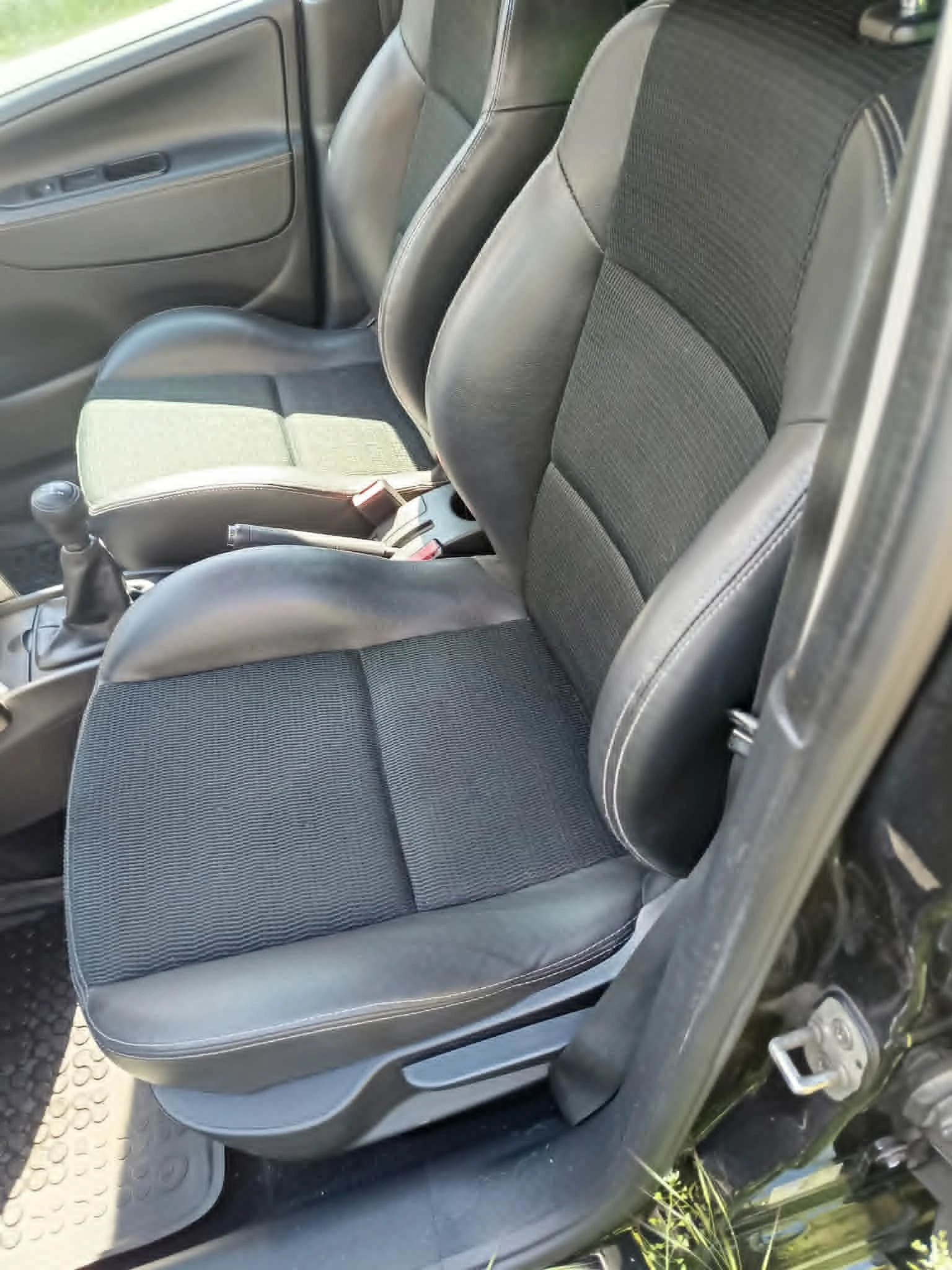 Peugeot 207 1.6HDI Outdoor, снимка 17 - Автомобили и джипове - 54685496