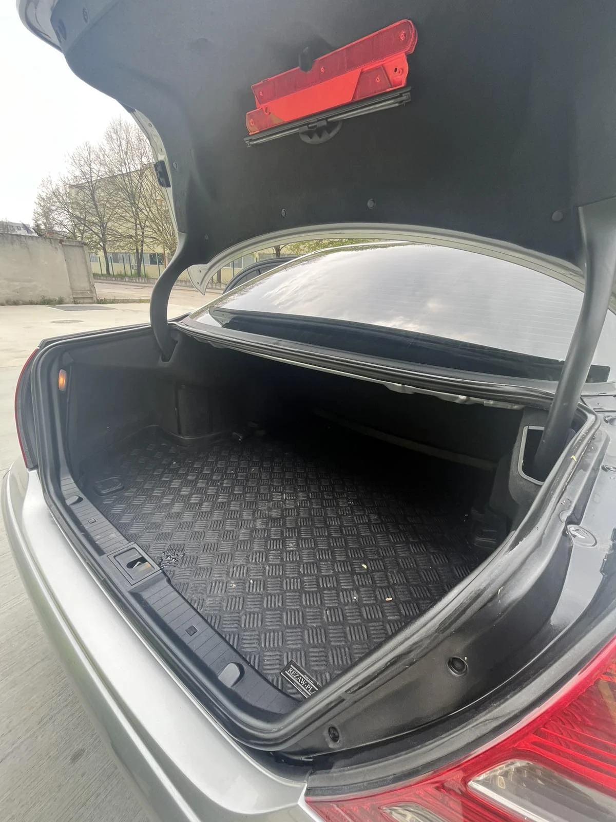 Mercedes-Benz E 220, снимка 14 - Автомобили и джипове - 54714157