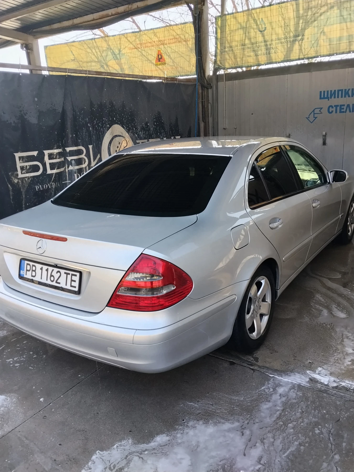 Mercedes-Benz E 220, снимка 5 - Автомобили и джипове - 54714157