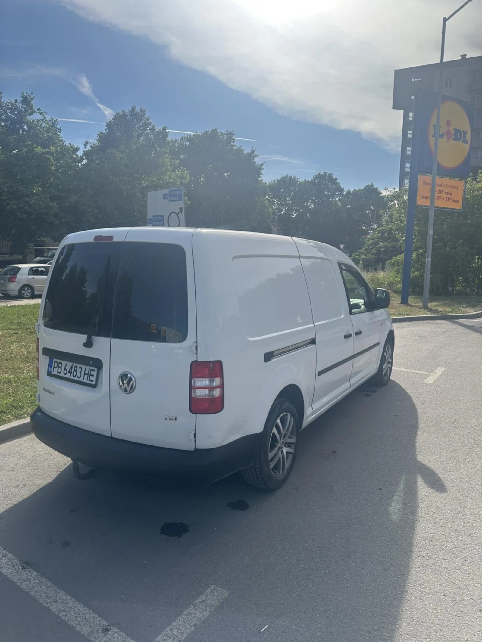 VW Caddy 1.6 TDI 102 k.c., снимка 7 - Автомобили и джипове - 54869060