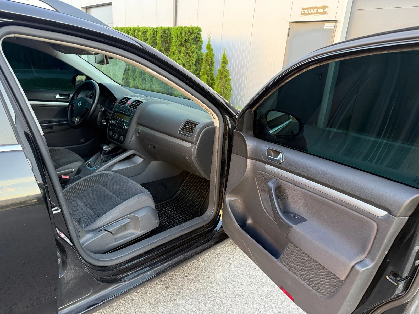VW Golf 1.9 105 dsg, снимка 8 - Автомобили и джипове - 55001105