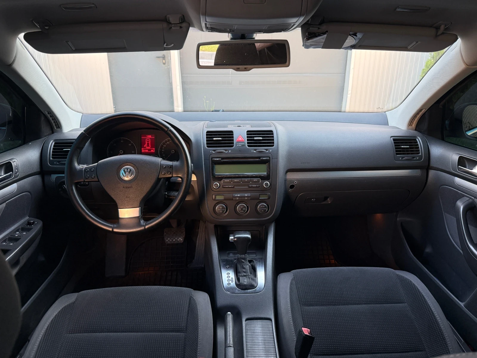VW Golf 1.9 105 dsg, снимка 7 - Автомобили и джипове - 55001105