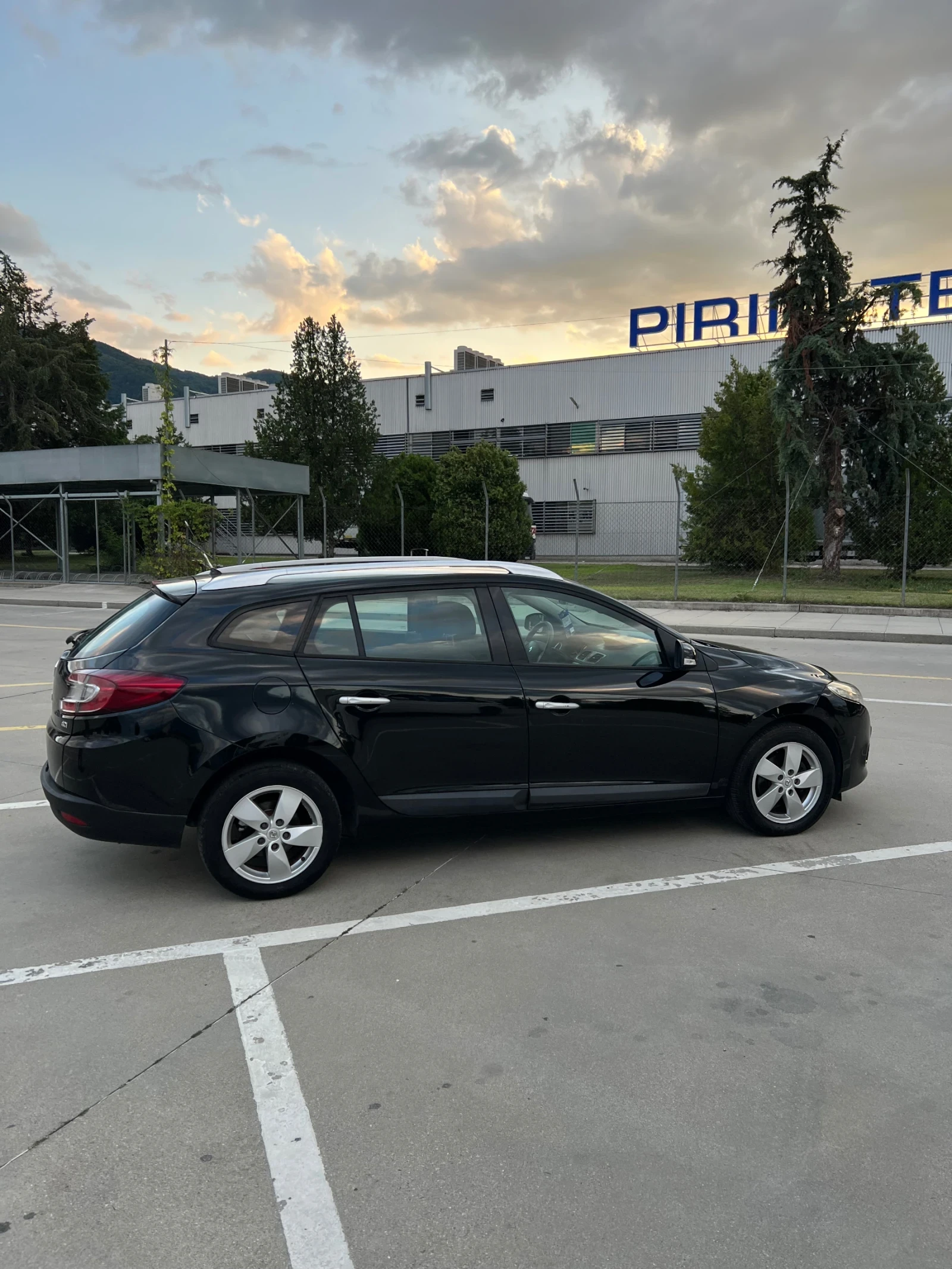 Renault Megane, снимка 4 - Автомобили и джипове - 55413052
