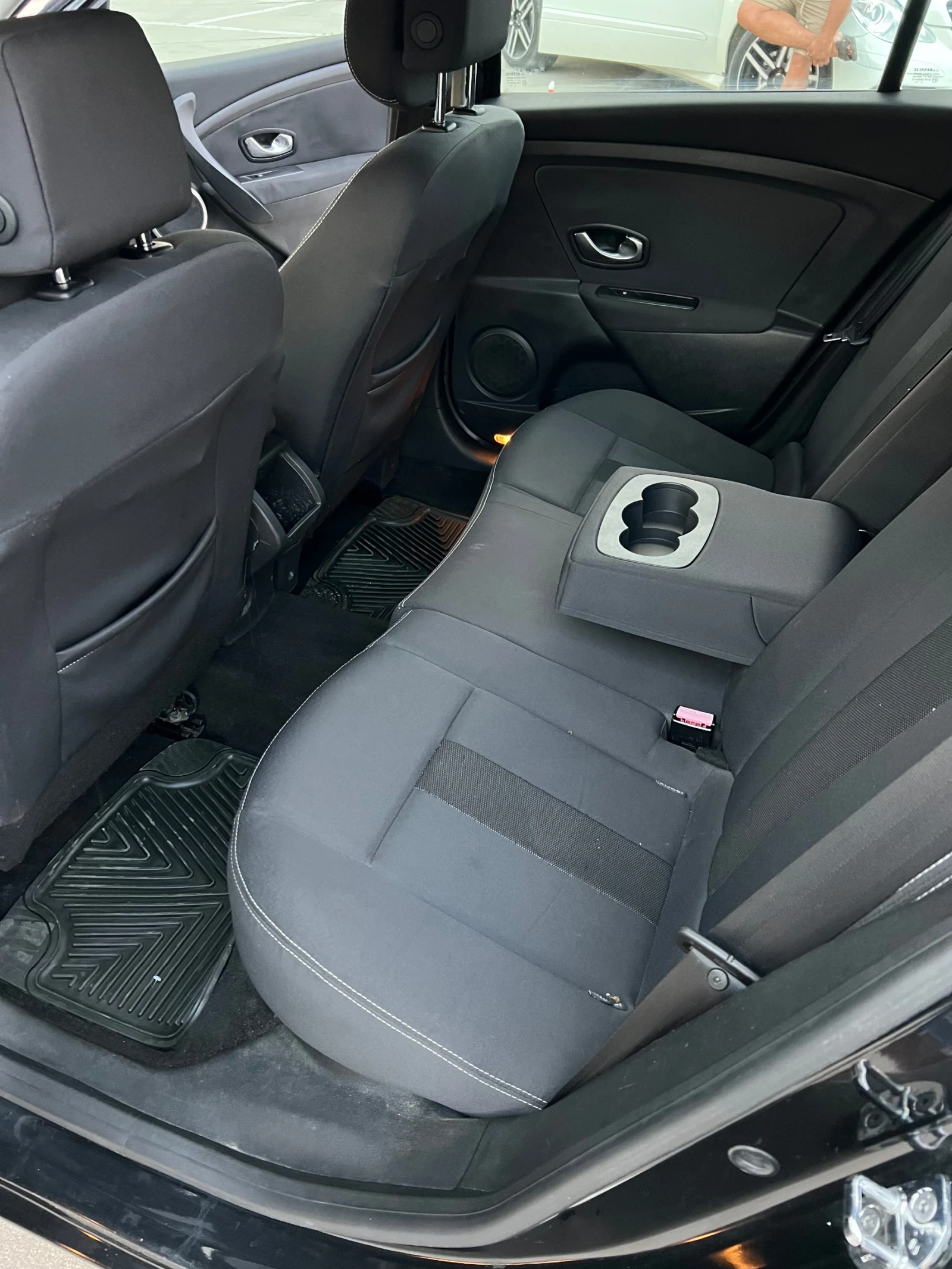 Renault Megane, снимка 12 - Автомобили и джипове - 55413052