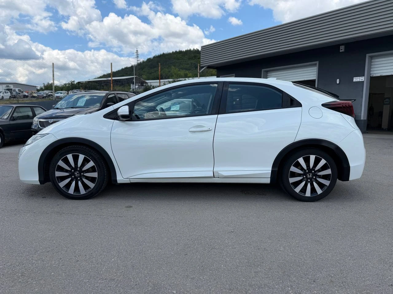 Honda Civic 1.6i-DTEC NAVI, снимка 8 - Автомобили и джипове - 55417269