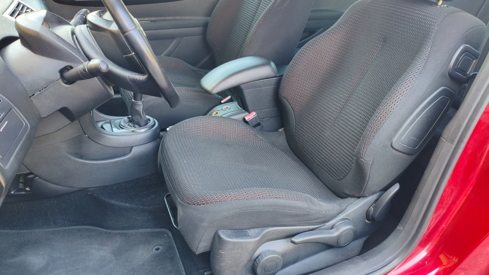 Citroen C4 1.6 16v 109hp бензин/газ, снимка 7 - Автомобили и джипове - 55649592