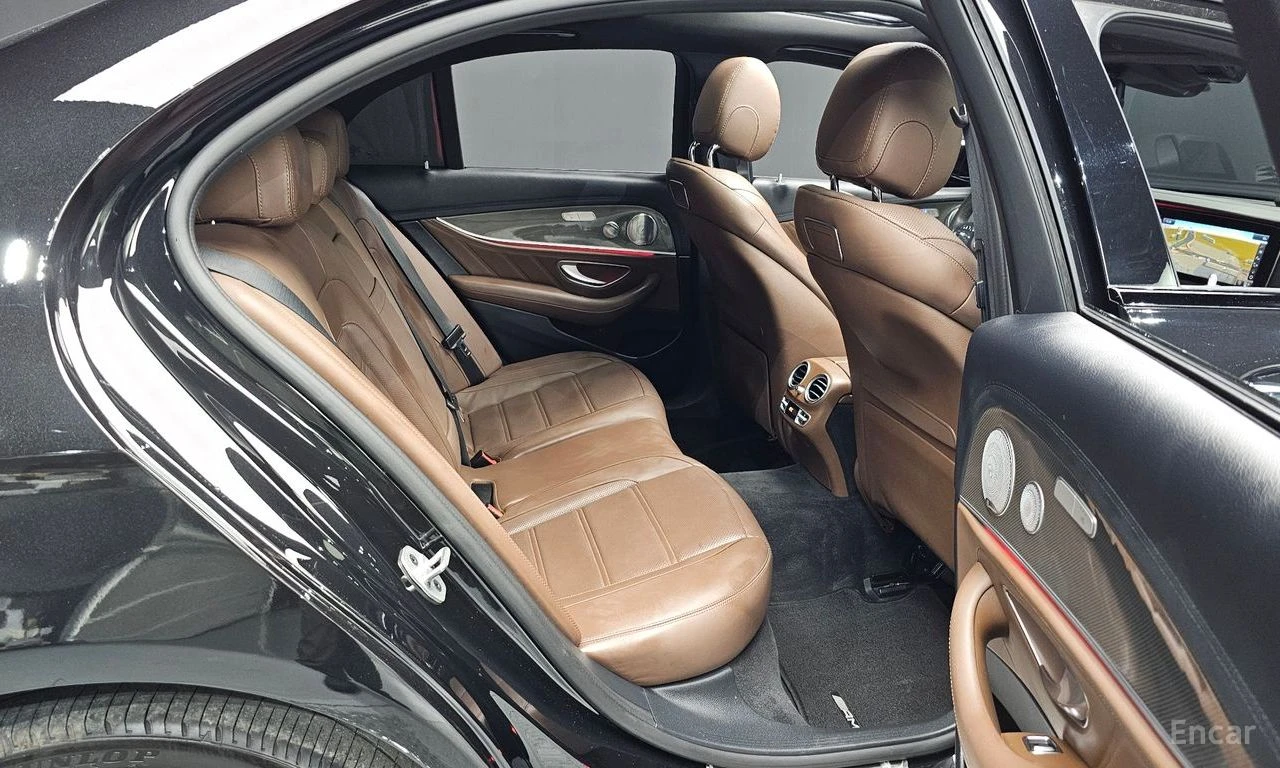 Mercedes-Benz E 53 AMG 4MATIC+ BURMESTER* ОБДУХВАНЕ* LANE* ASSIST* , снимка 13 - Автомобили и джипове - 55695923