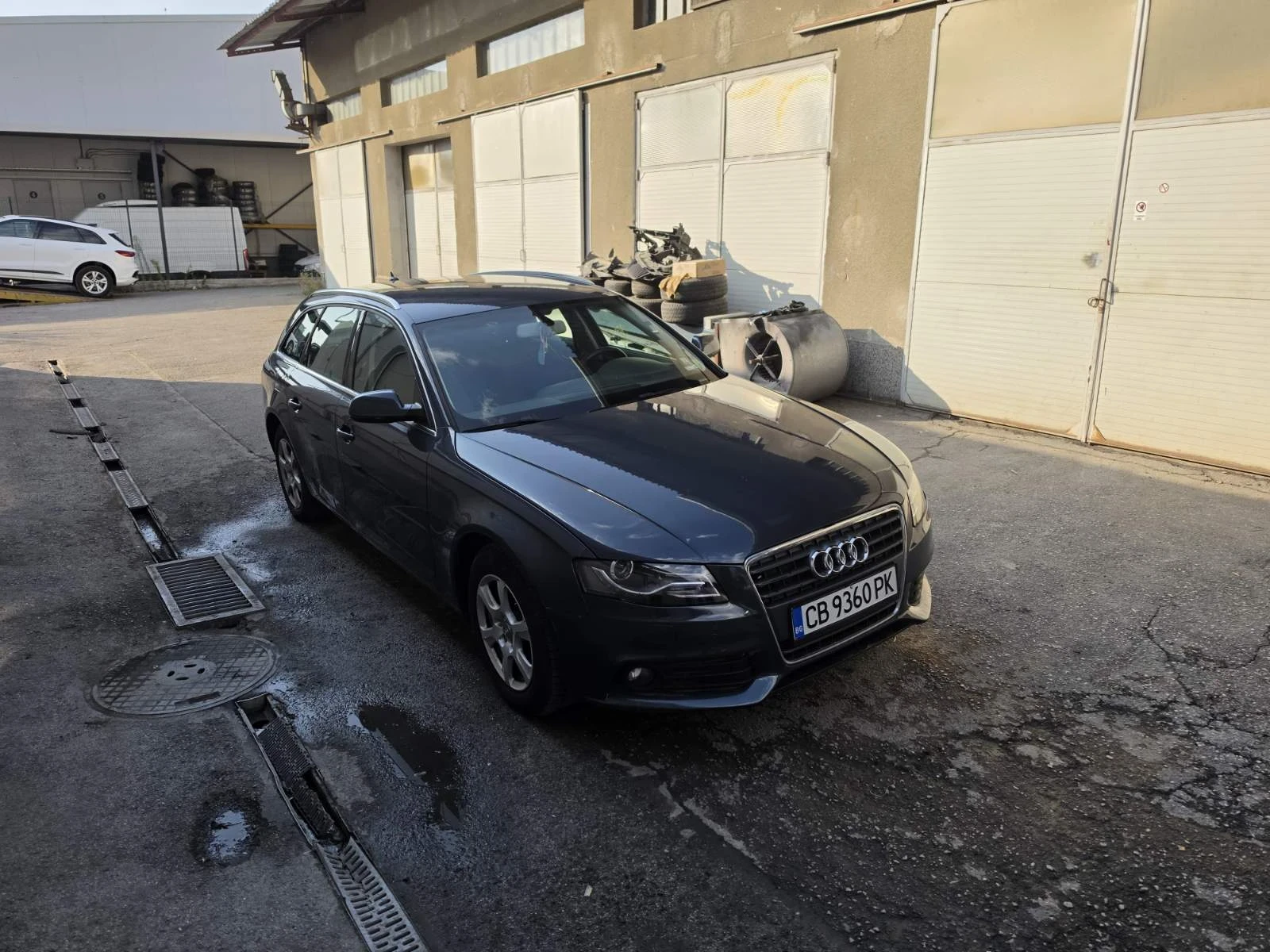 Audi A4 1.8T, снимка 5 - Автомобили и джипове - 55911501