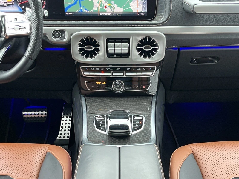 Mercedes-Benz G 63 AMG / 4-MATIC/ NIGHT/ DISTRONIC/ BUMR/ MULTIBEAM/ 22/ , снимка 12 - Автомобили и джипове - 48141093