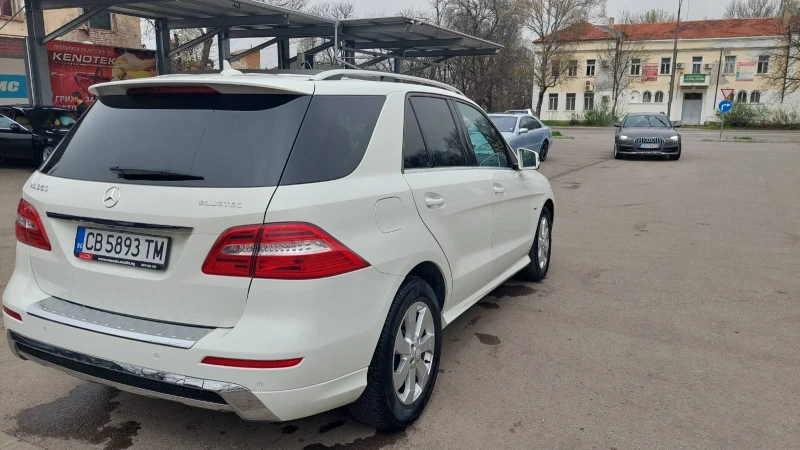 Mercedes-Benz ML 350 ПЕРФЕКТЕН!!!, снимка 4 - Автомобили и джипове - 49076555