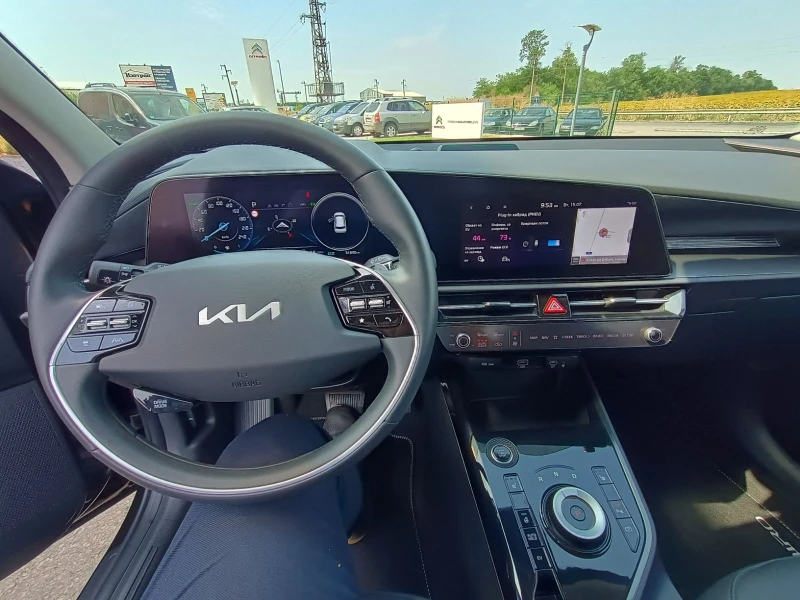 Kia Niro EXECUTIVE, снимка 9 - Автомобили и джипове - 51029610