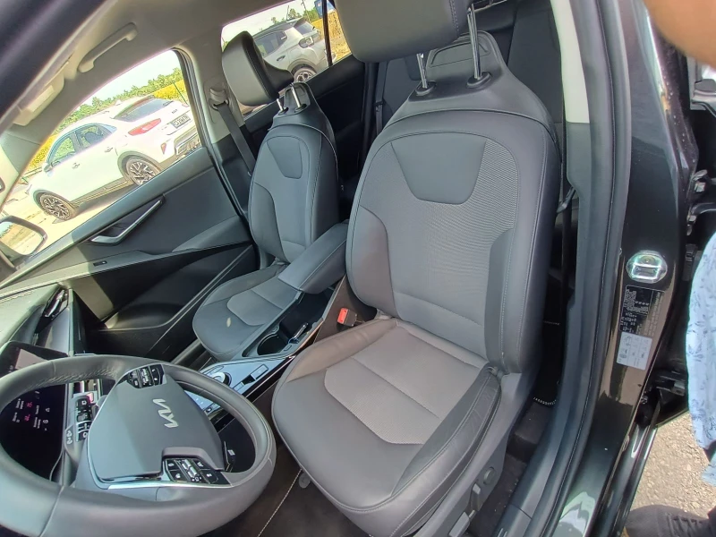 Kia Niro EXECUTIVE, снимка 10 - Автомобили и джипове - 51029610