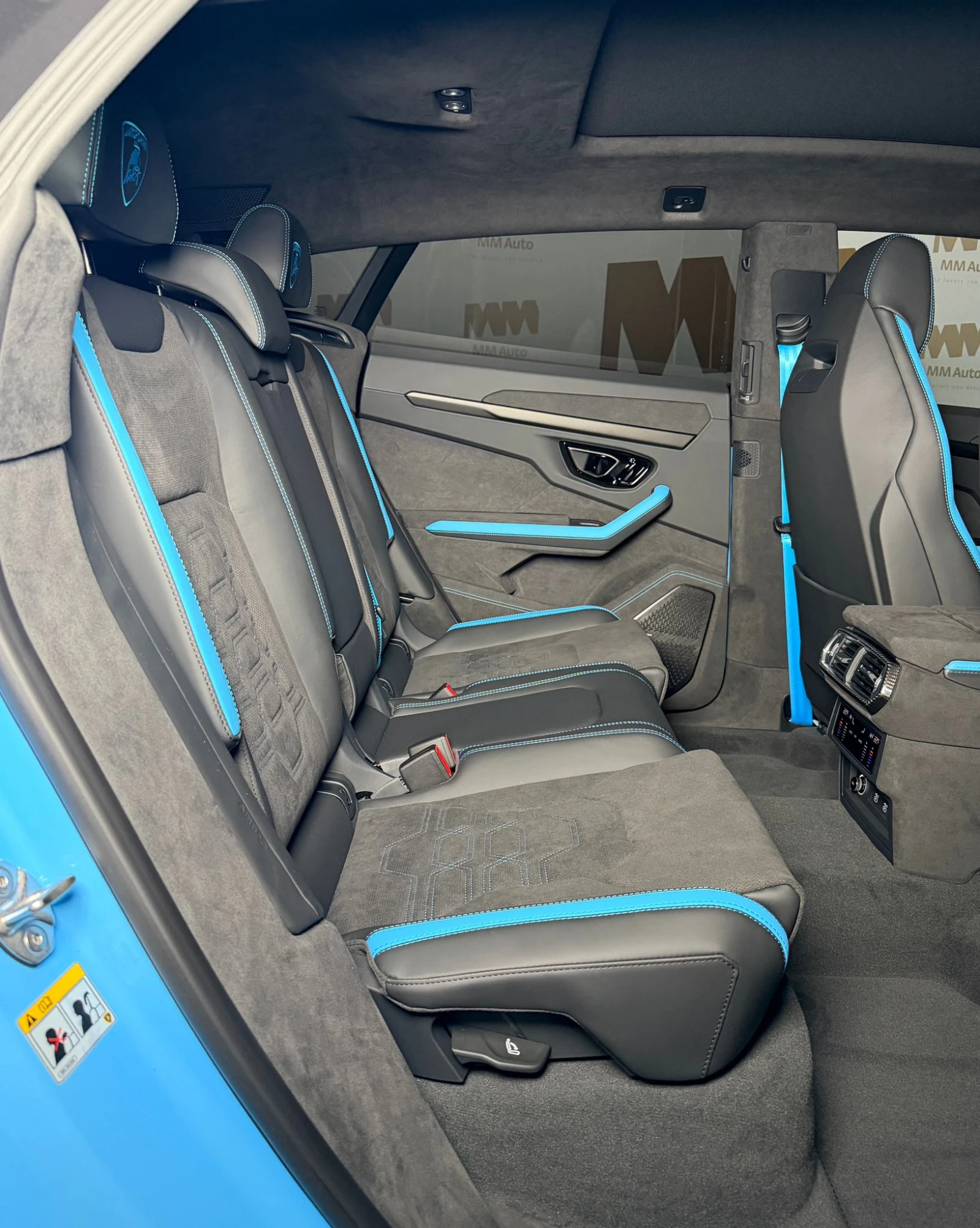 Lamborghini Urus SE* Full Carbon In&Out* Pano* Blu Cepheus | Mobile.bg � ����������� 11