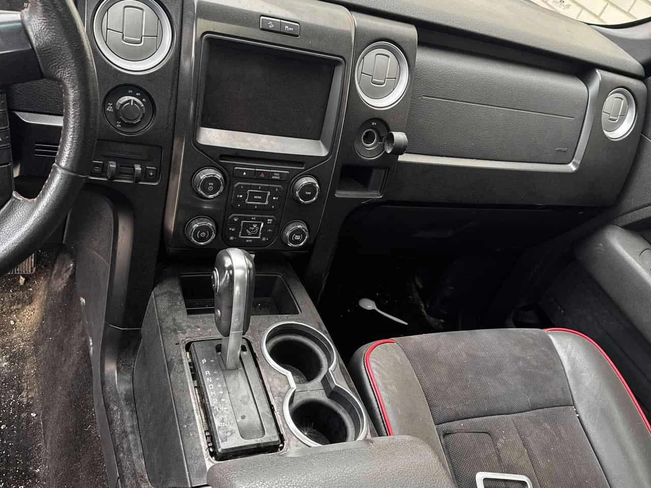 Ford F150 * FX4 * ЕЛ. СЕДАЛКИ* KEYLESS*  - изображение 7