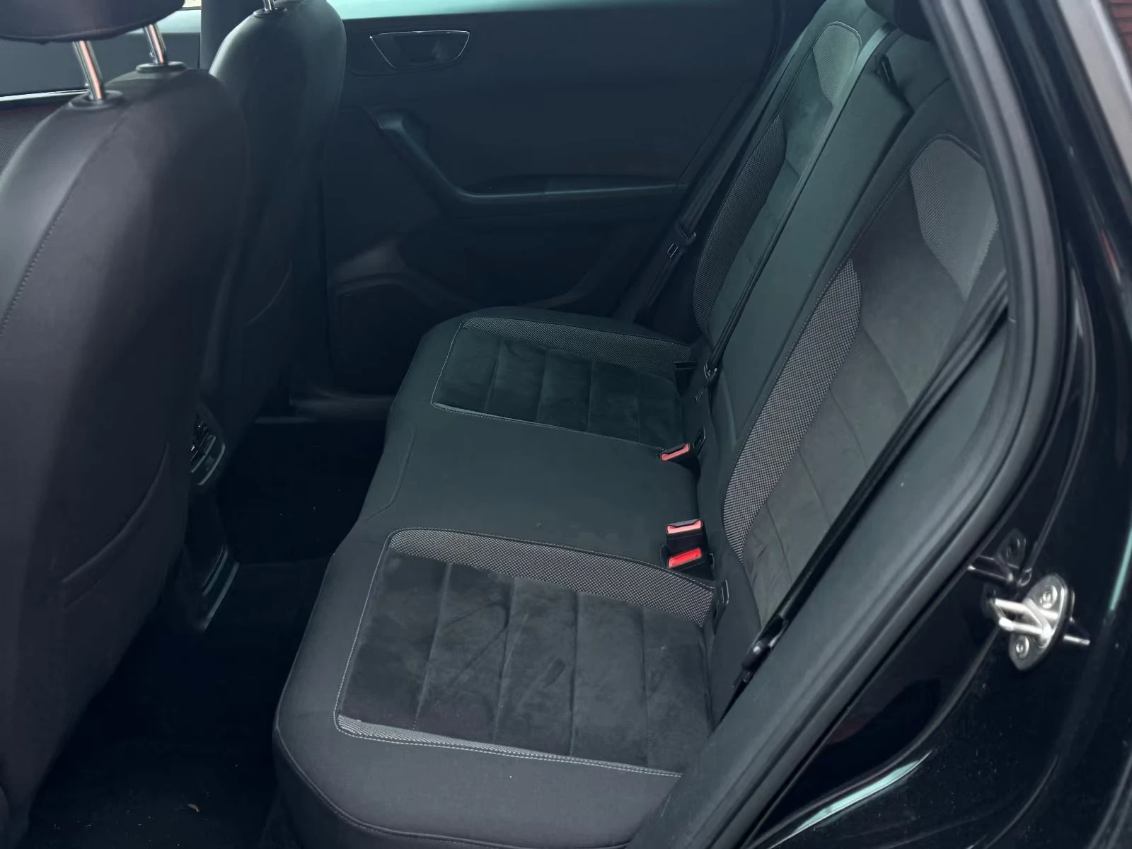 Seat Ateca 2.0TDI/190HP/XCELLENCE/4X4/PANO/360/AHK/NAVI/872g, снимка 14 - Автомобили и джипове - 53706438