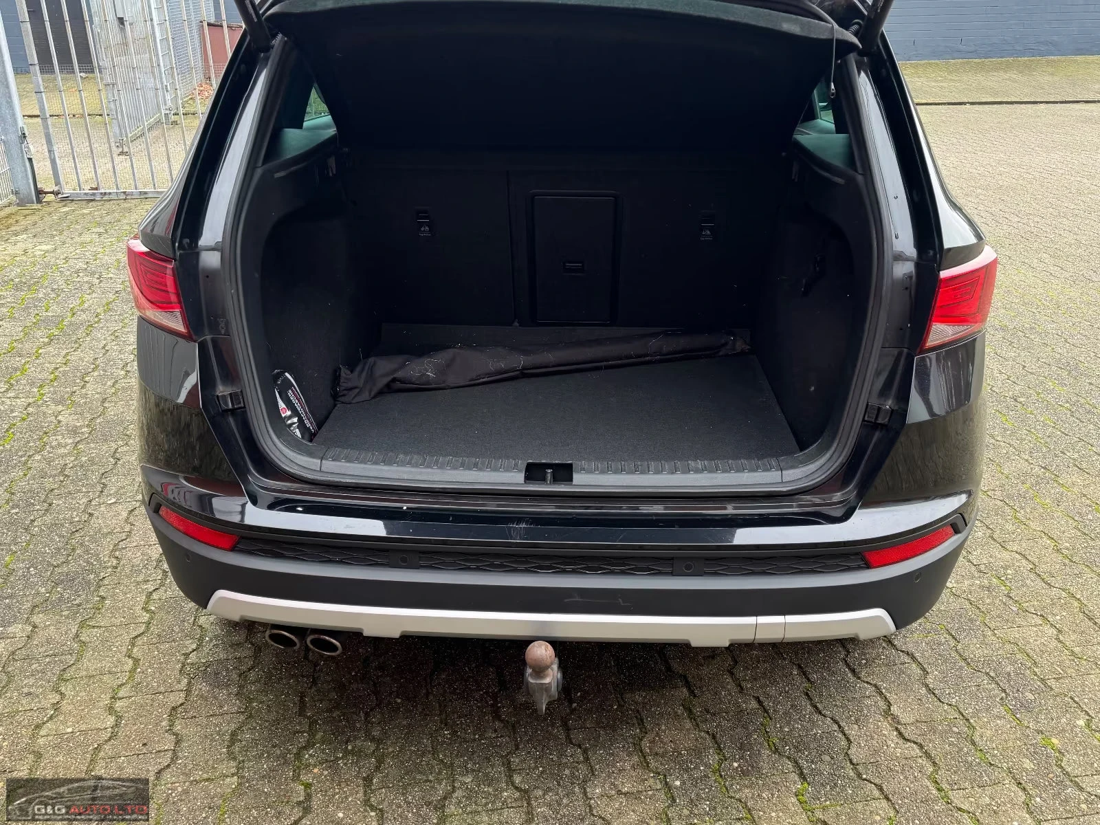 Seat Ateca 2.0TDI/190HP/XCELLENCE/4X4/PANO/360/AHK/NAVI/872g, снимка 15 - Автомобили и джипове - 53706438