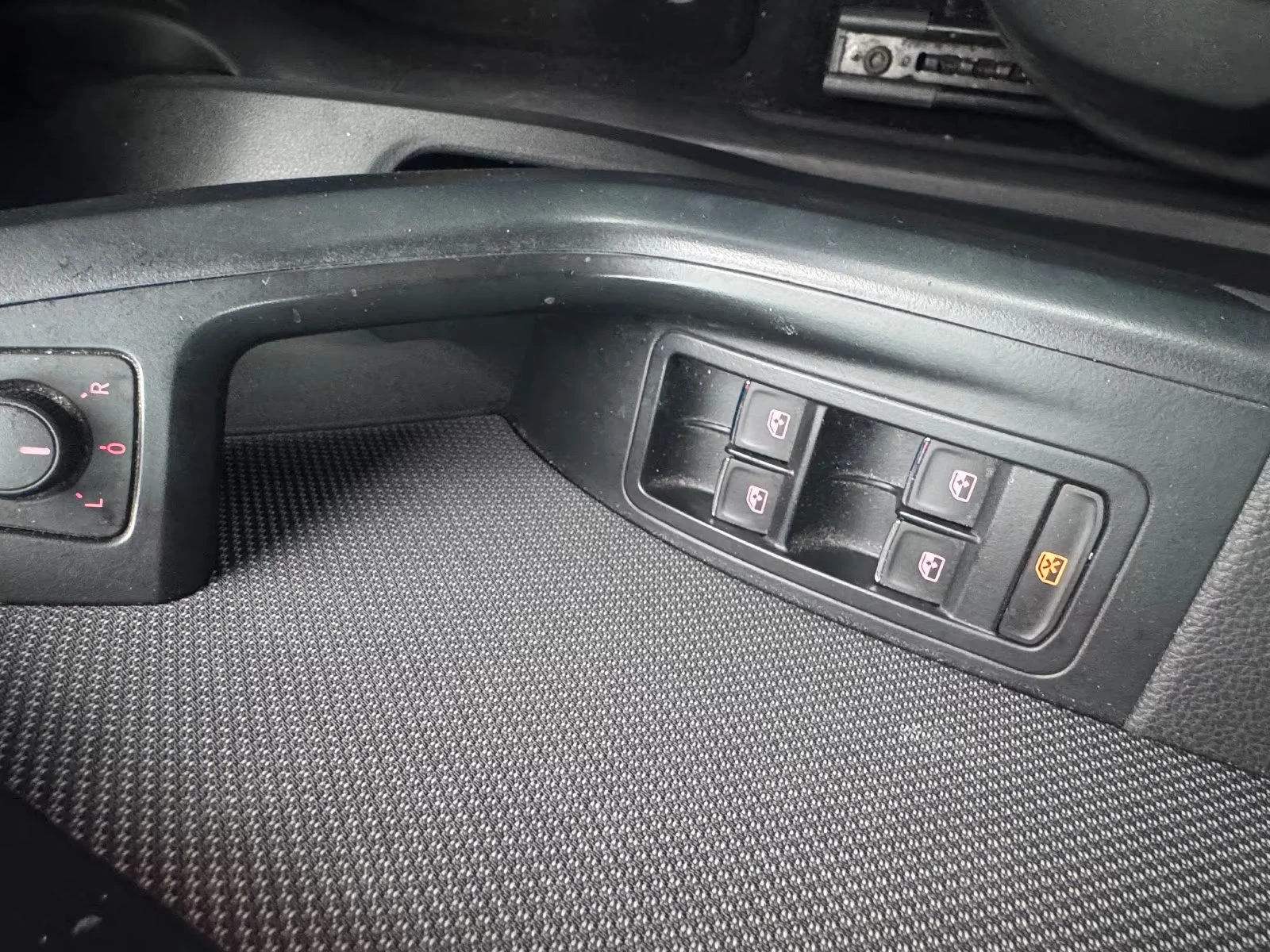 Seat Ateca 2.0TDI/190HP/XCELLENCE/4X4/PANO/360/AHK/NAVI/872g, снимка 12 - Автомобили и джипове - 53706438