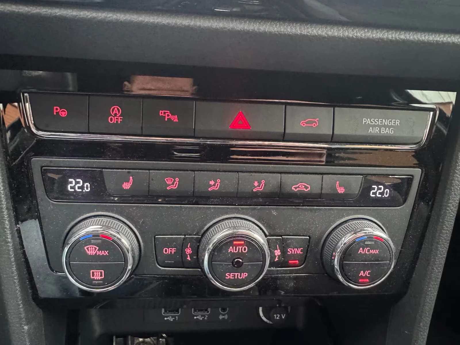 Seat Ateca 2.0TDI/190HP/XCELLENCE/4X4/PANO/360/AHK/NAVI/872g, снимка 10 - Автомобили и джипове - 53706438