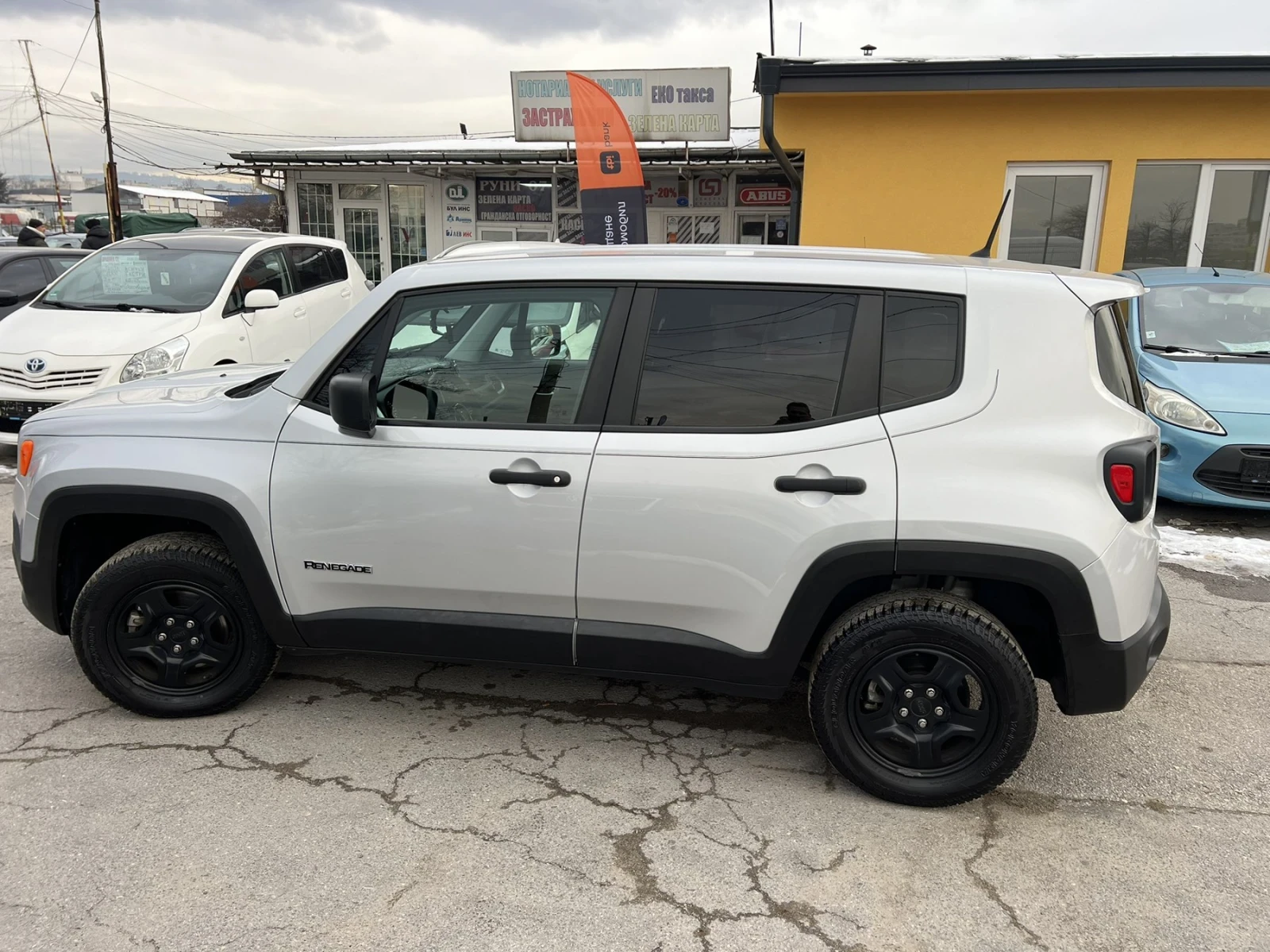 Jeep Renegade Sport, снимка 15 - Автомобили и джипове - 53728730