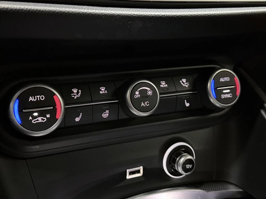 Alfa Romeo Stelvio * АвтоКредит * (ЦЕНА ДО БГ), снимка 13 - Автомобили и джипове - 53871765