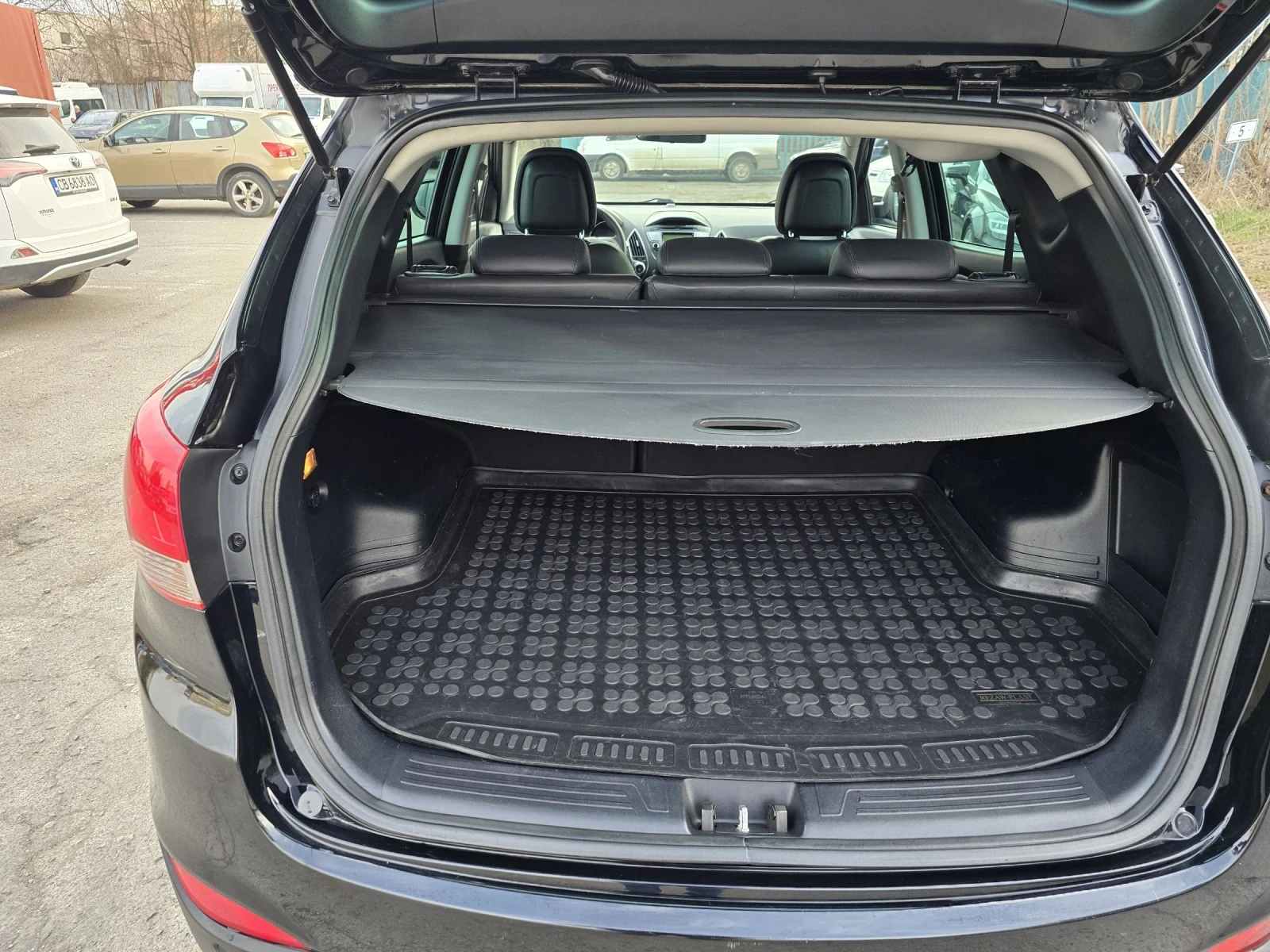 Hyundai IX35 2.0CRDI 4WD , снимка 15 - Автомобили и джипове - 53877433