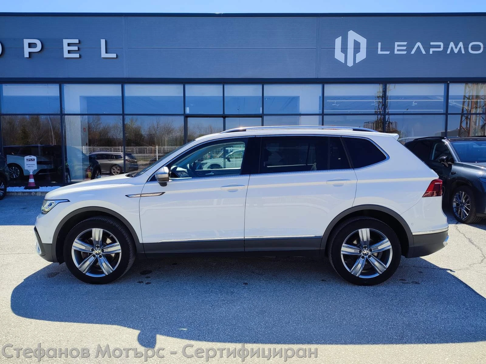 VW Tiguan Allspace 6+ 1 Elegance  4Motion 2.0TDI (200hp) DSG, снимка 4 - Автомобили и джипове - 54120460